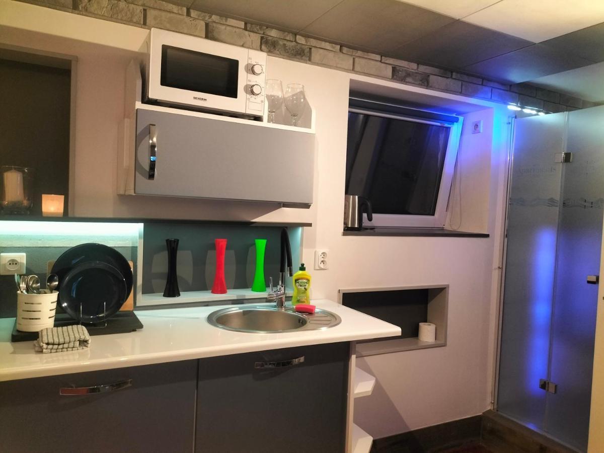24H Gdynia Mini Apartamenty Na Kod Dostepu & Free Parking & No Keys Εξωτερικό φωτογραφία