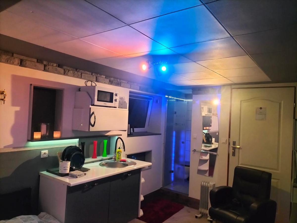 24H Gdynia Mini Apartamenty Na Kod Dostepu & Free Parking & No Keys Εξωτερικό φωτογραφία