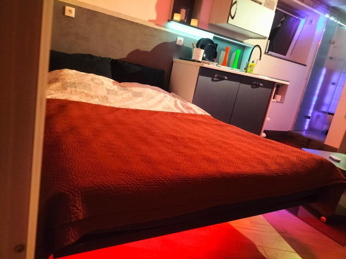 24H Gdynia Mini Apartamenty Na Kod Dostepu & Free Parking & No Keys Εξωτερικό φωτογραφία